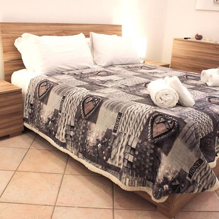 Anzio- Central Holiday House. Bagian luar foto