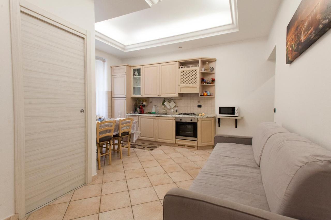 Anzio- Central Holiday House. Bagian luar foto
